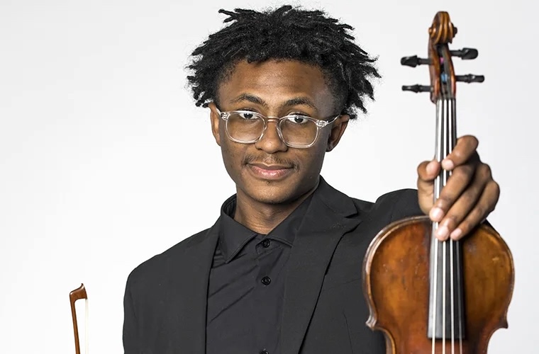 Read more about the article Tristan Lewis Wins 1st Place in John Head Scholarship Competition
